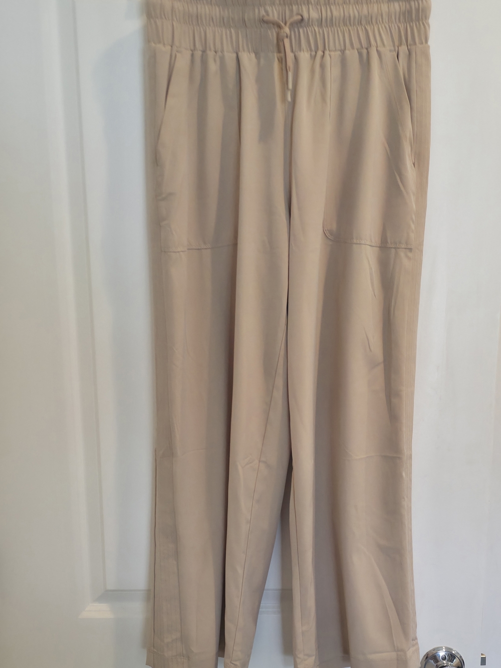 Mondetta Women's Beige Drawstring Track Pants